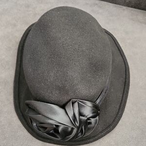 Michael Howard Miss Bierber Wiil Hat